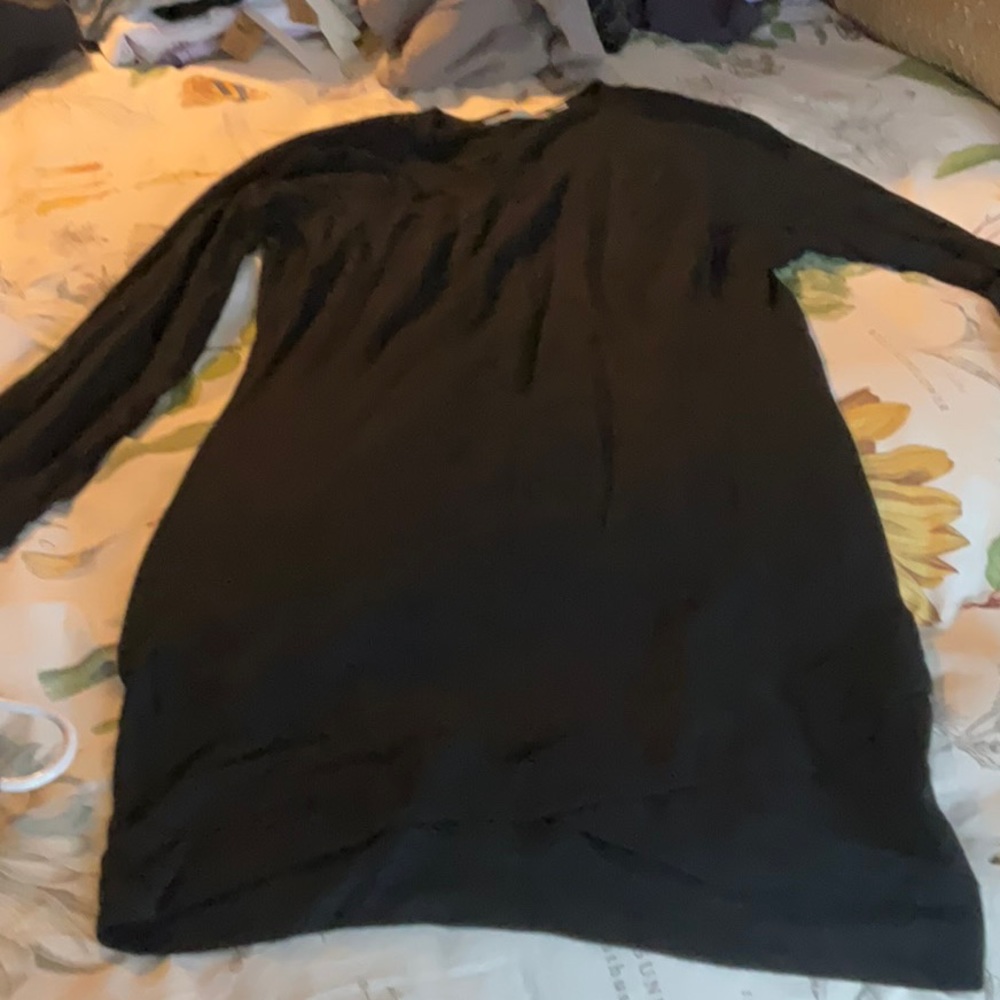 Athleta lightweight tunic style sweatshirt dress black cross cross front hem